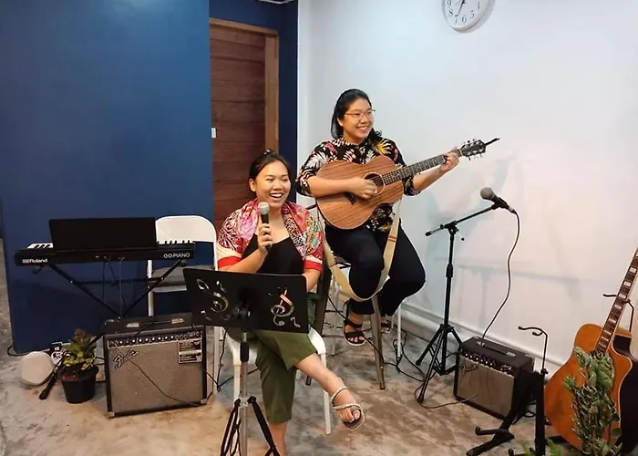 Local Time Bangkok Hostel&Cafe