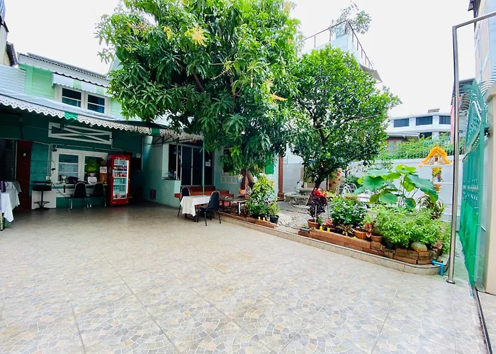 Green Garden Hostel กรุงเทพมหานคร